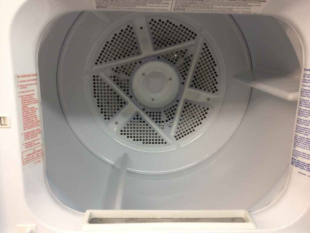 Newer Kenmore 27″ Full Sized Washer/Dryer Stackable