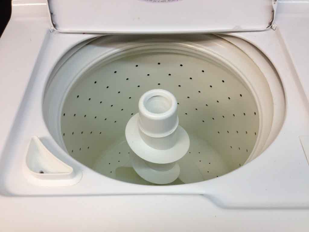 Solid GE Washer/Dryer Set