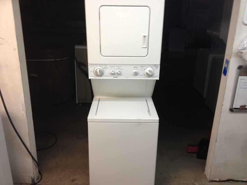 24″ Apartment Sized Kenmore Washer/Dryer Stacker