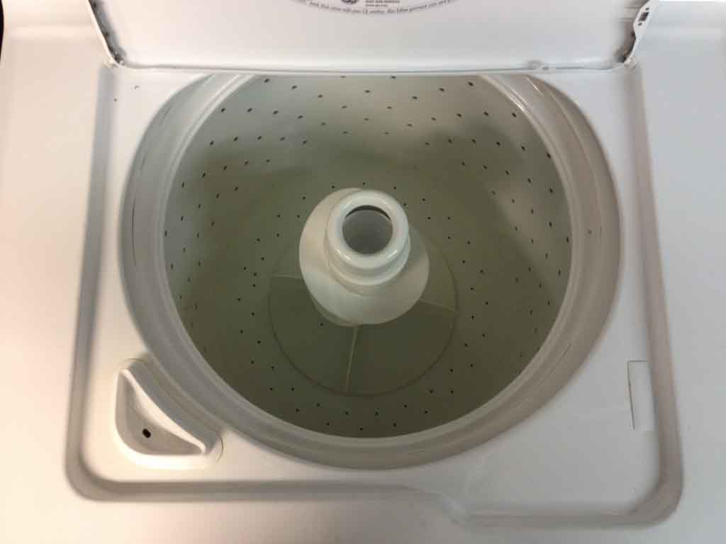 Solid Matching GE Washer/Dryer