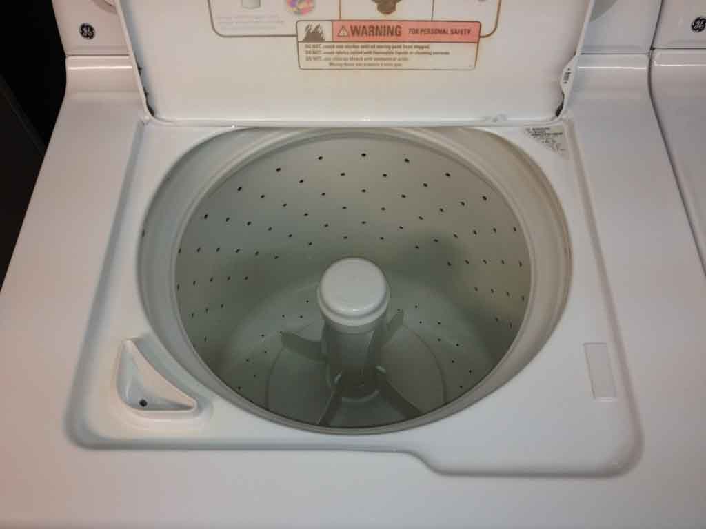 Sparkling GE Matching Washer/Dryer Set