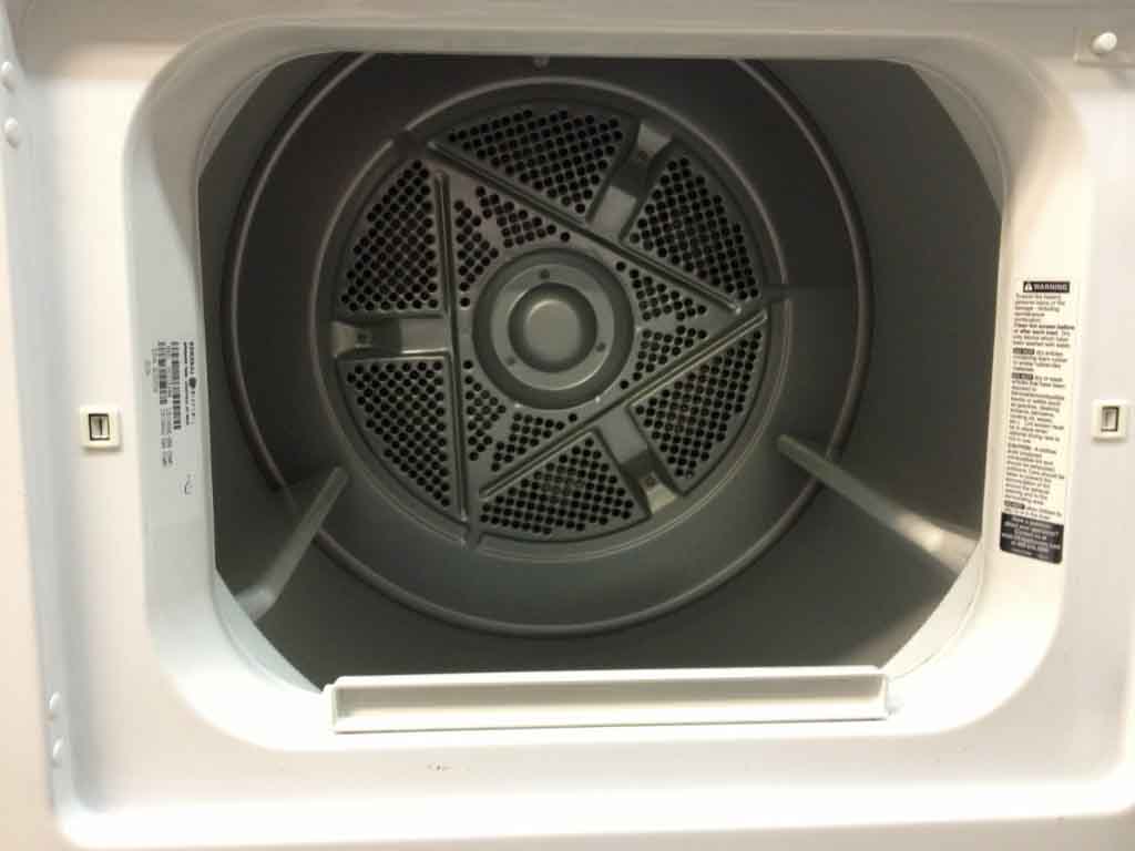 Spiffy Matching GE Washer and Dryer