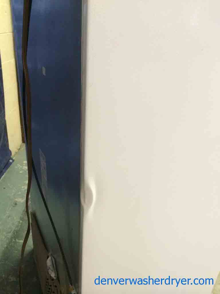 Refurbished Hotpoint Refrigerator, 17 Cu Ft