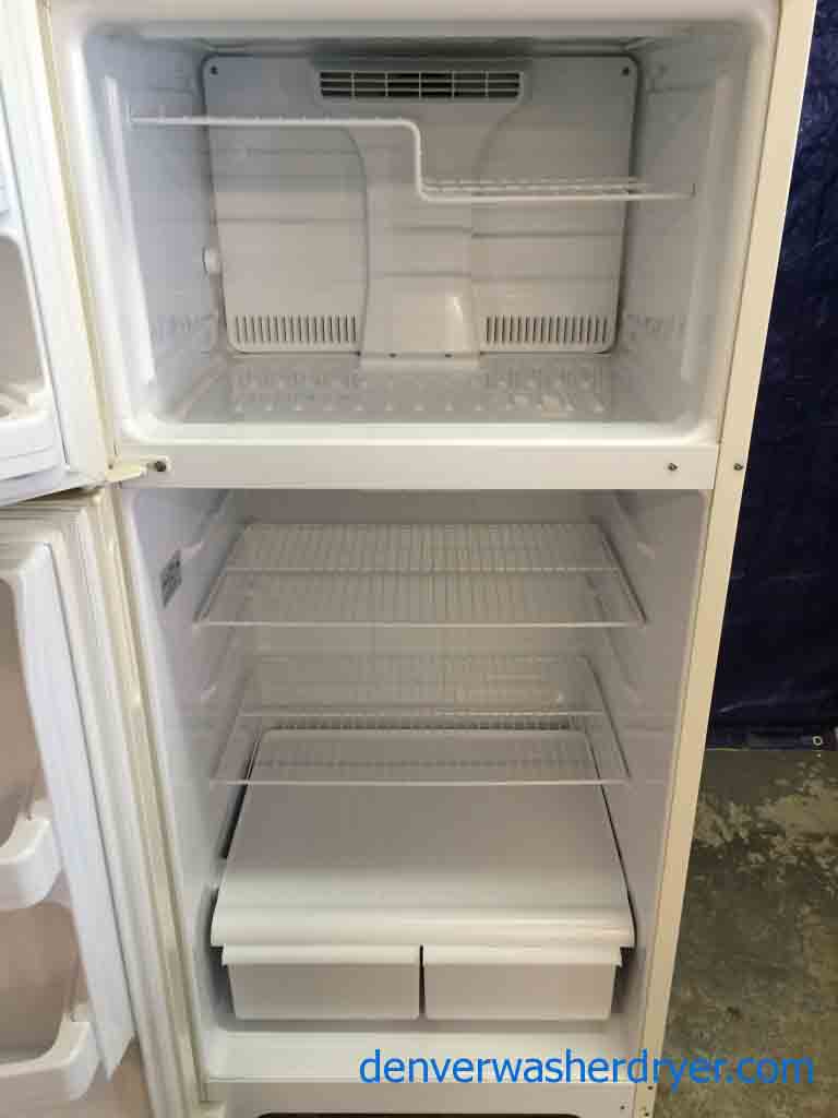 Hotpoint Refrigerator, super clean, 16 cubic foot capacity