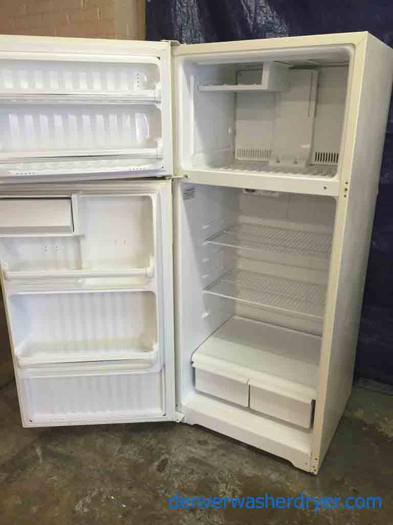GE Refrigerator, 17 cu ft, beige, very clean