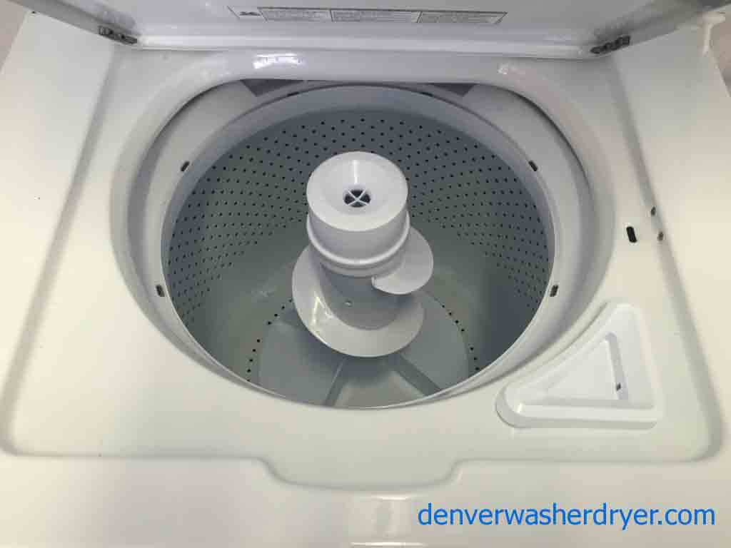 2013 Like New Full Sized Whirlpool Stackable Washer/Dryer, Just Beautiful!