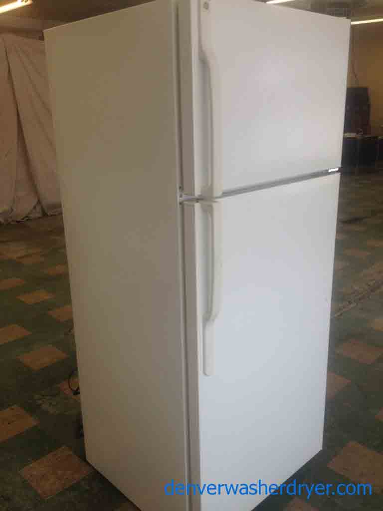 16 Cu. Ft. White GE Refrigerator!