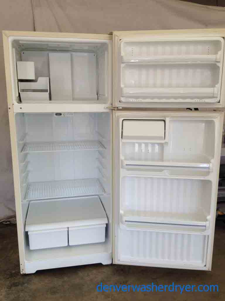 Hotpoint GE Fridge With Ice Maker