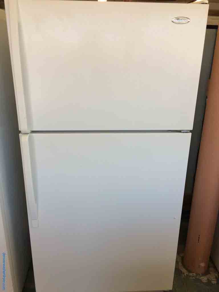 White Whirlpool Top/Bottom Refrigerator!