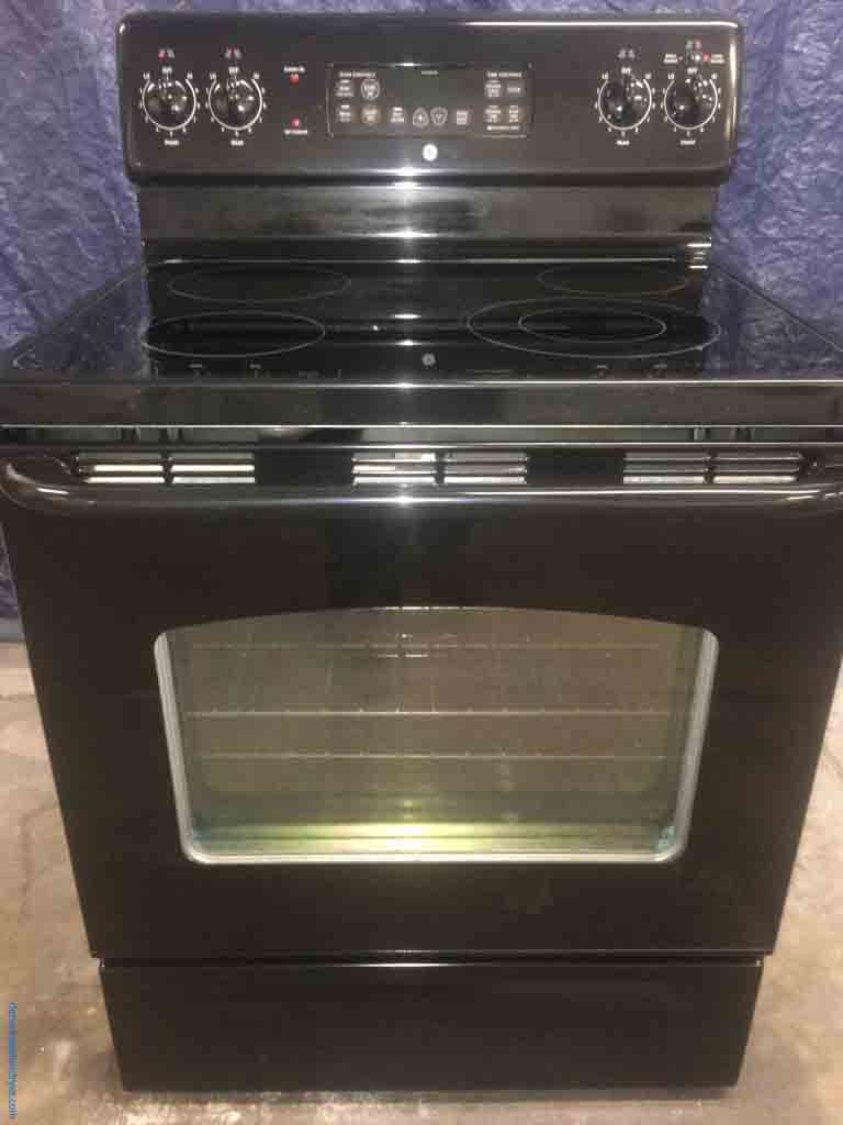 Black GE Electric Stove|Oven, 4-Burner, Glass-Top