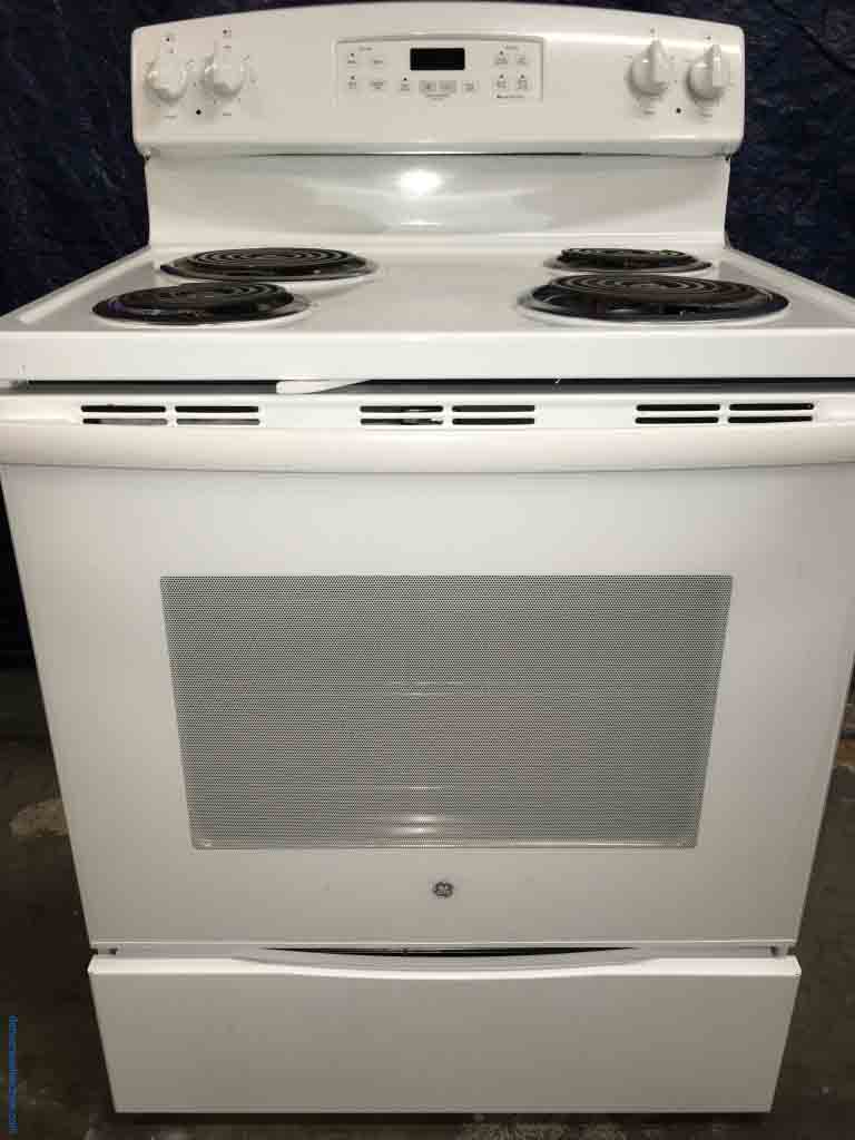 Large Images for Fantastic White GE Coil Top Stove, Almost New! 3061