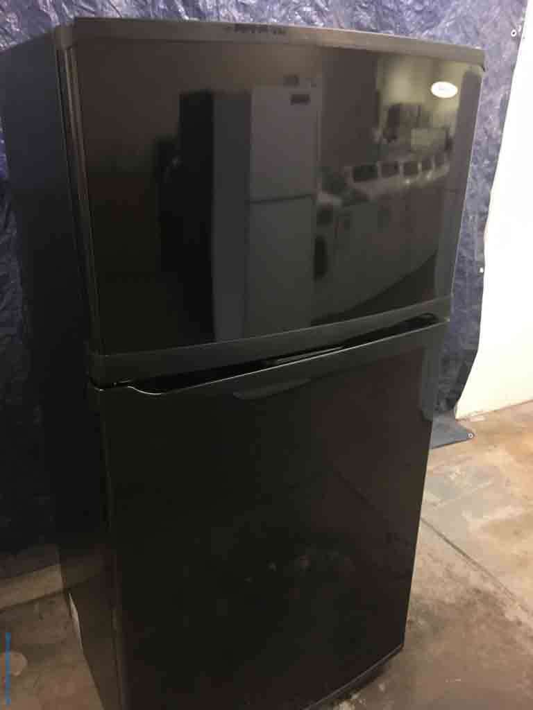 Large Images for Glossy Black Whirlpool 21.3 cu. ft Top Freezer