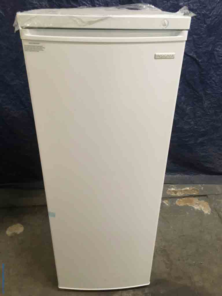 NEW! Upright Freezer, 5.8 cu ft, Freestanding, White