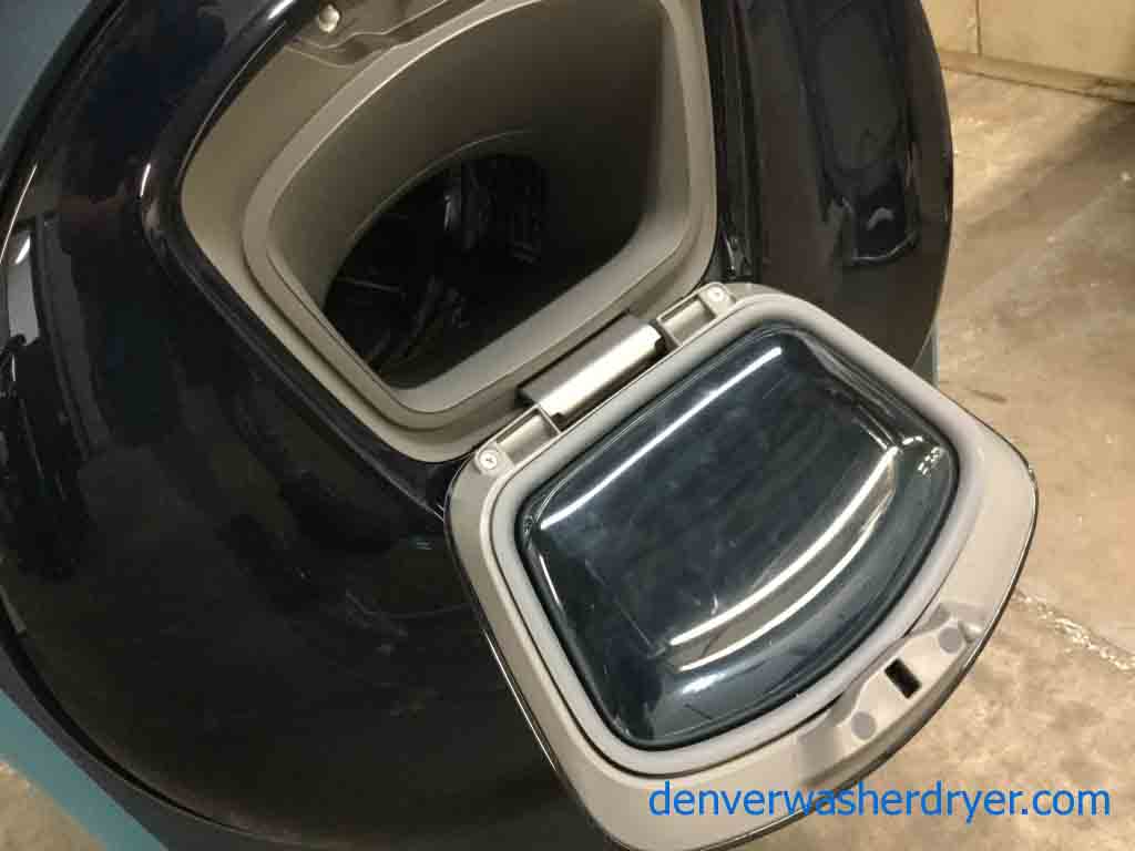NEW! Beautiful Blue Samsung Front-Load Washing Machine, 4.5 ft.³
