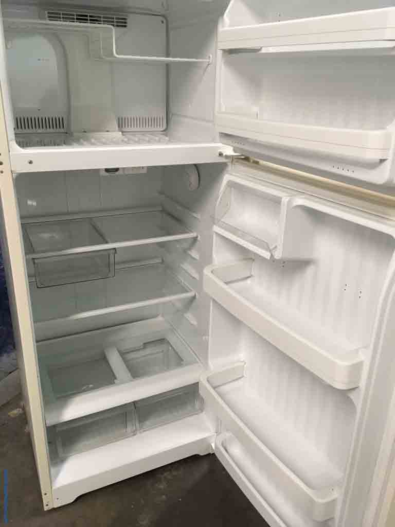 Large Images for Glorious GE Refrigerator, Large 18 Cu. ft. Capacity