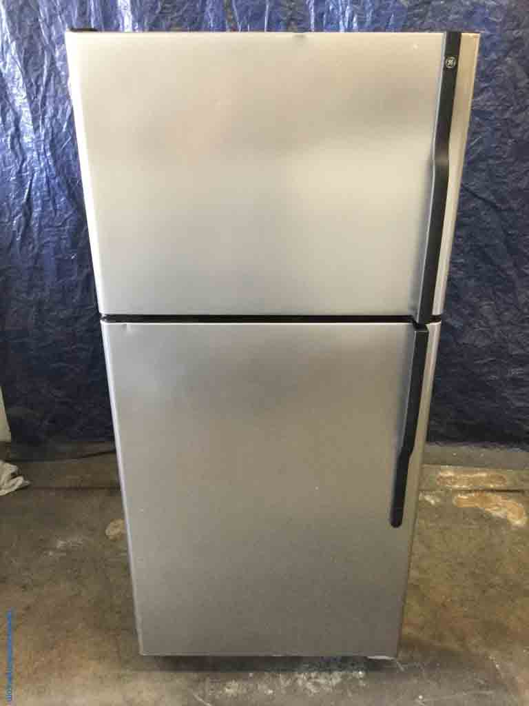Large Images for Used Stainless TopMount Refrigerator, 18 Cu. Ft., GE