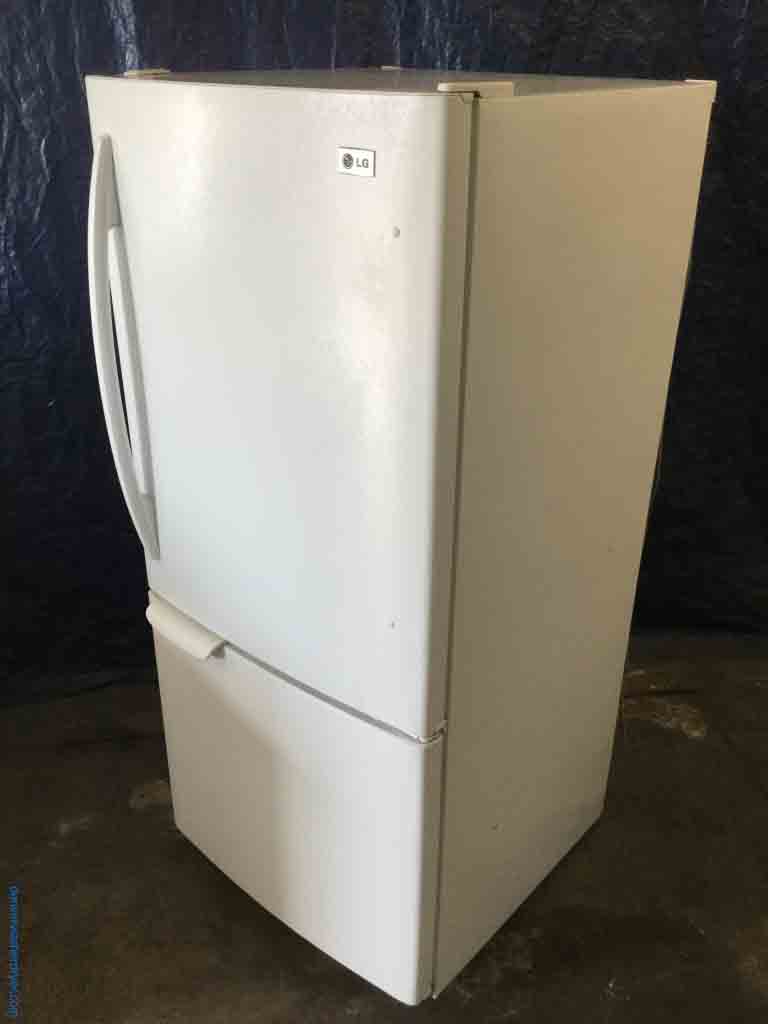 Bottom-Mount LG Refrigerator, White, 19.7 Cu. Ft, 1-Year Warranty!