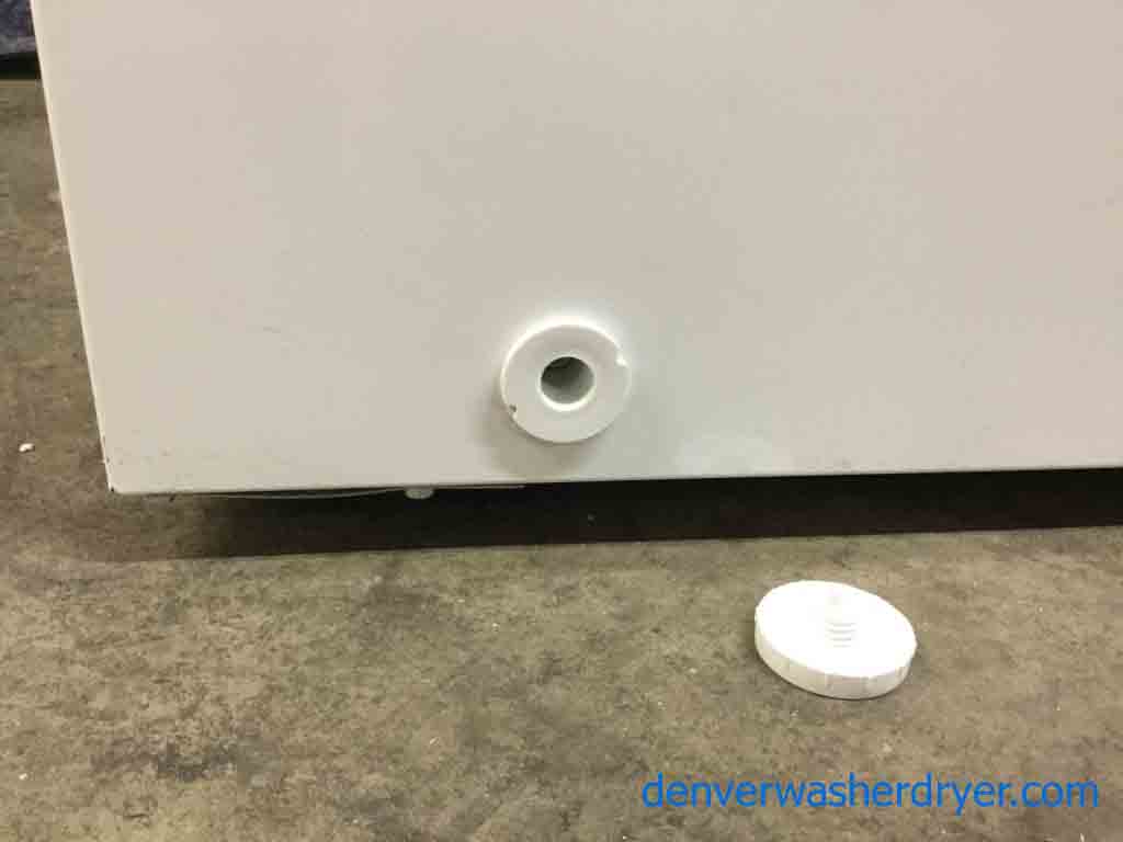 7 Cu. Ft. Chest Freezer in White by Insignia, 1-Year Warranty