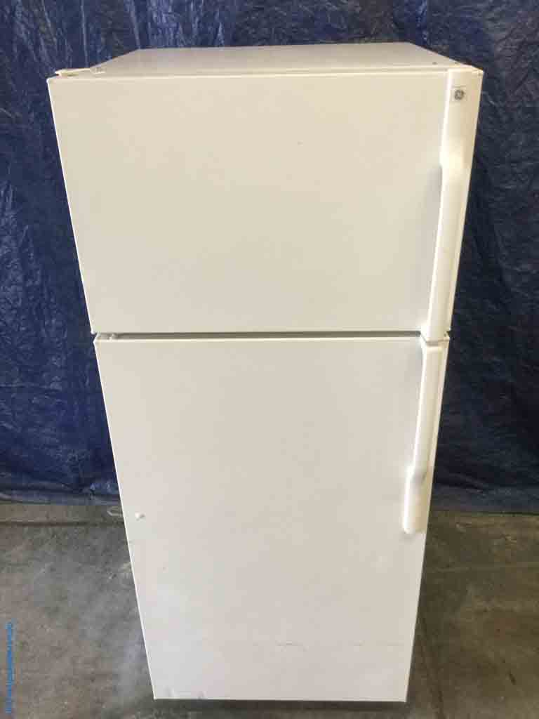 Large Images for Used GE Refrigerator, Almond Color, 18 Cu. Ft., Clean
