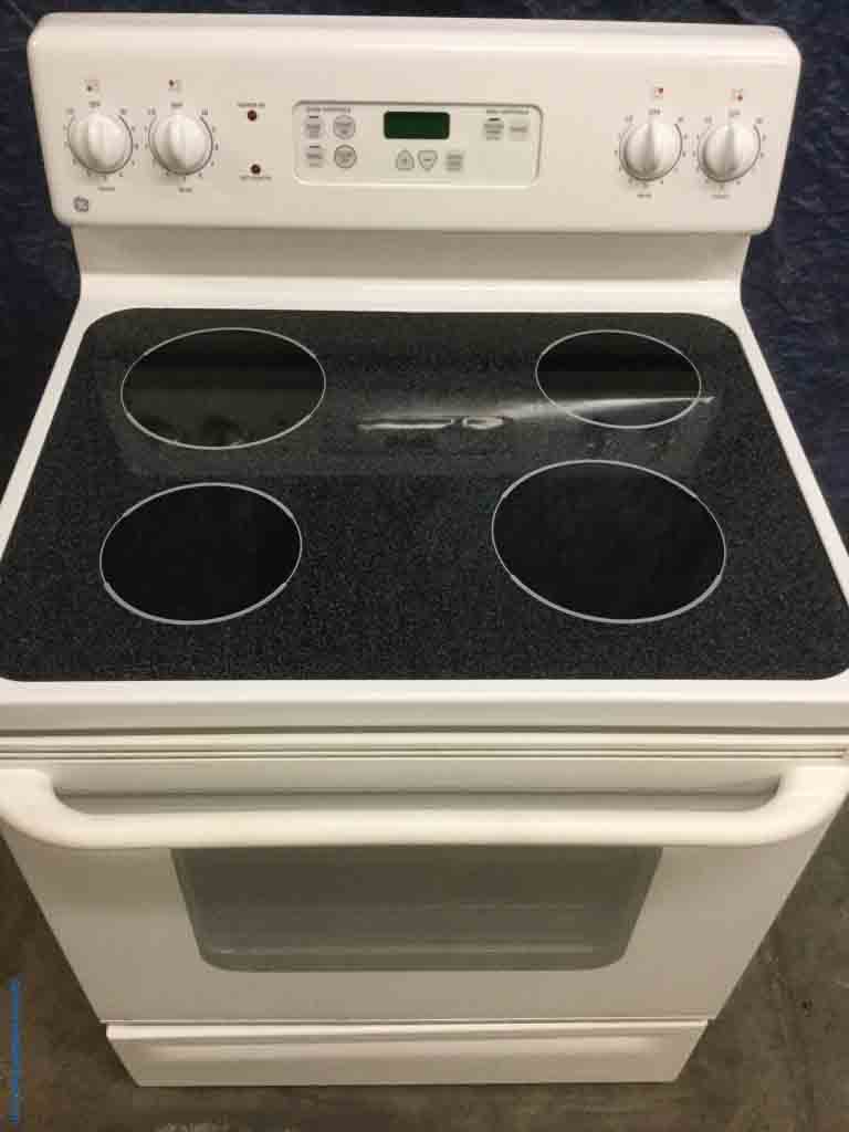 Large Images for SmoothTop Electric Range, White, 30″ Freestanding, GE