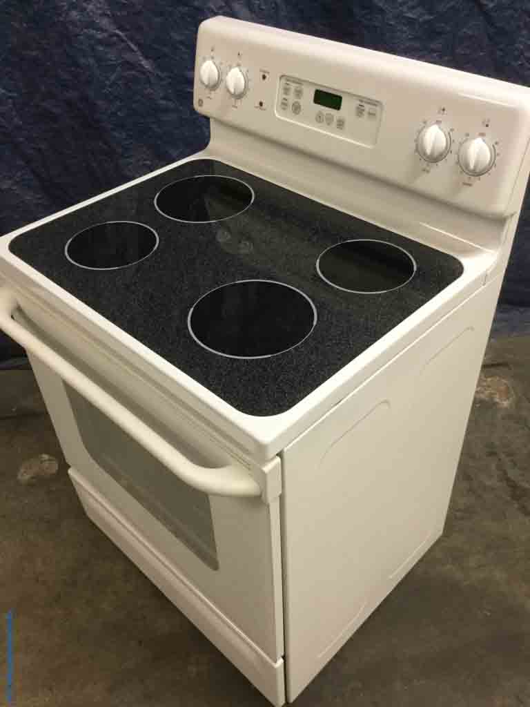 Smooth-Top Electric Range, White, 30″ Freestanding, GE, 1-Year Warranty