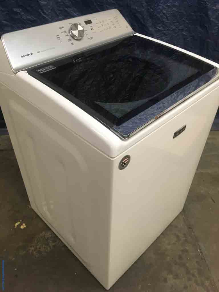 New Maytag Bravos 5.3 cu. ft. Top Loading Washing Machine with 1-Year Warranty