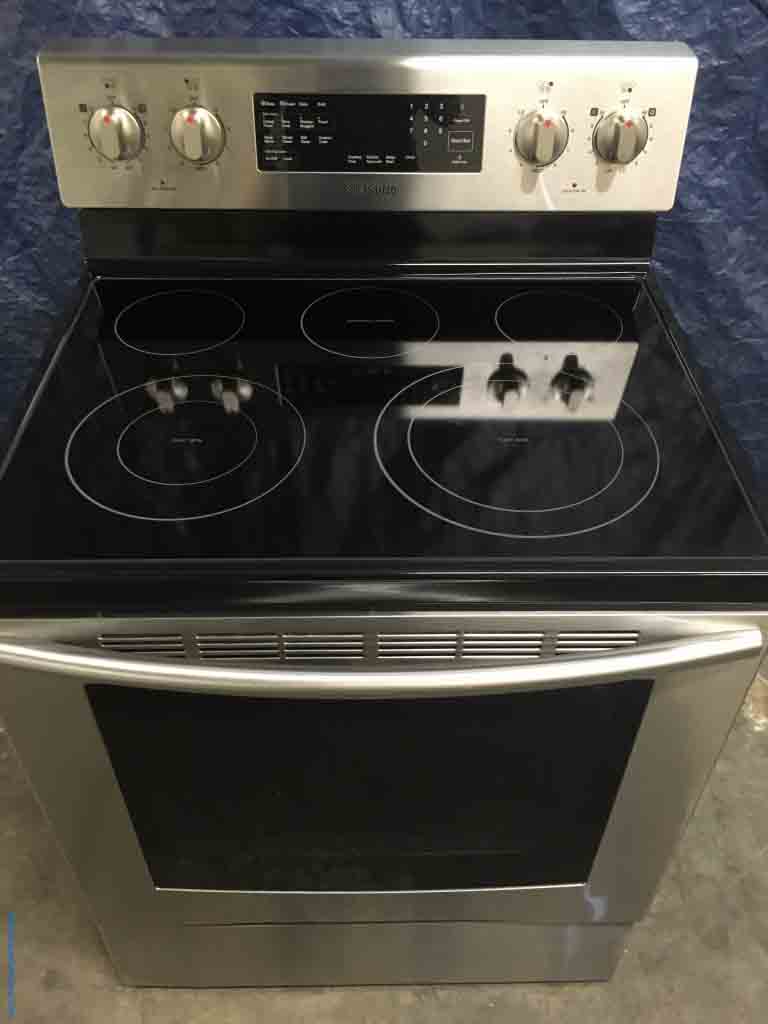 Large Images for Stylish Stainless Samsung Glasstop Oven with 1 Year