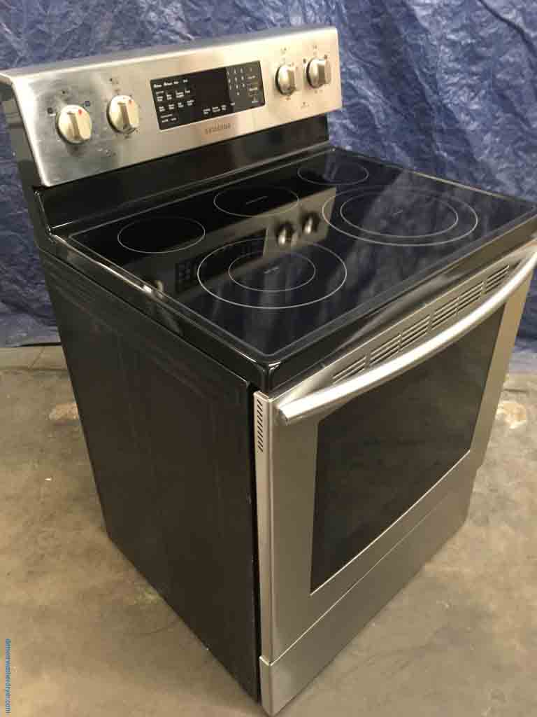 Stylish Stainless Samsung Glass-top Oven with 1 Year Warranty