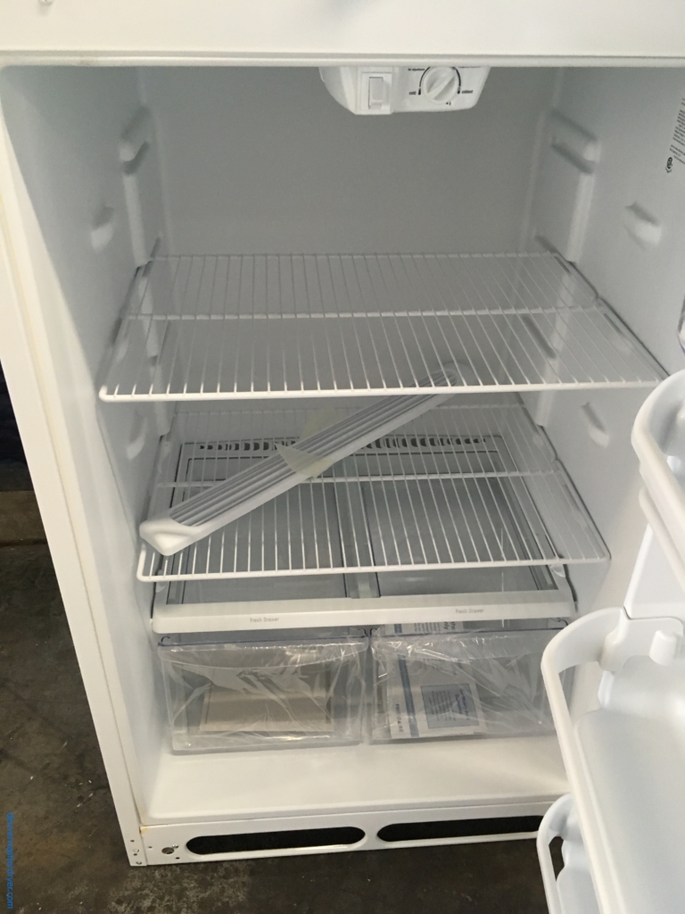 Large Images for NEW 30″ Frigidaire TopFreezer Refrigerator, (18 Cu