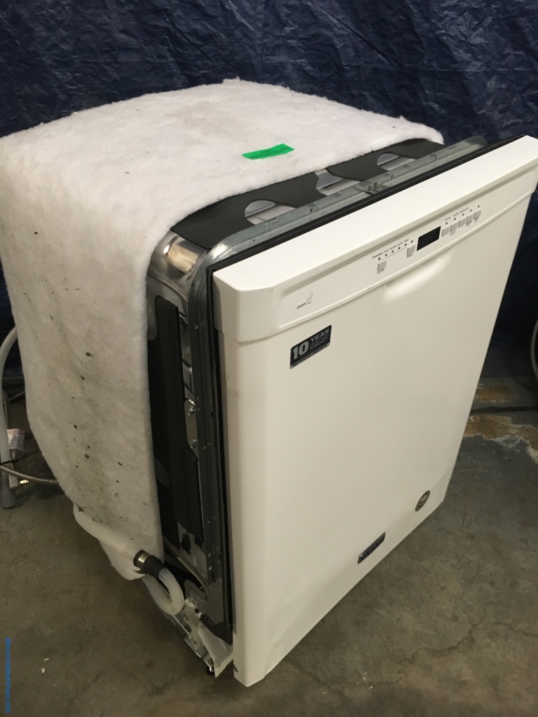 BRAND-NEW Maytag 24″ Built-In Tall Tub Dishwasher with Steam, 1-Year Warranty