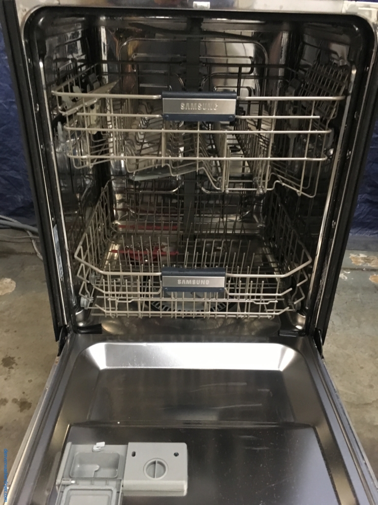 (Used) Samsung 24″ Built-In Stainless Semi-Intergrated Dishwasher, 1-Year Warranty