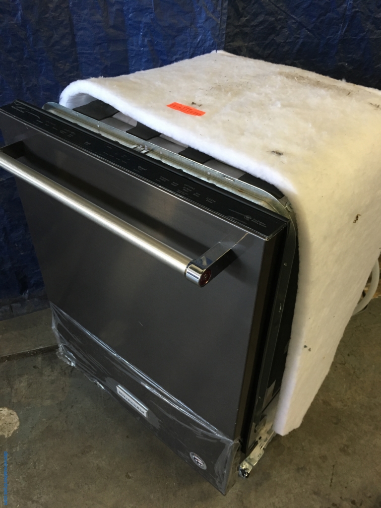 BRAND-NEW KitchenAid 24″ Built-In Black Stainless-Steel Dishwasher, 1-Year Warranty