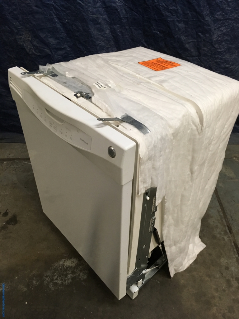 White GE 24″ Built-In Dishwasher, 1-Year Warranty