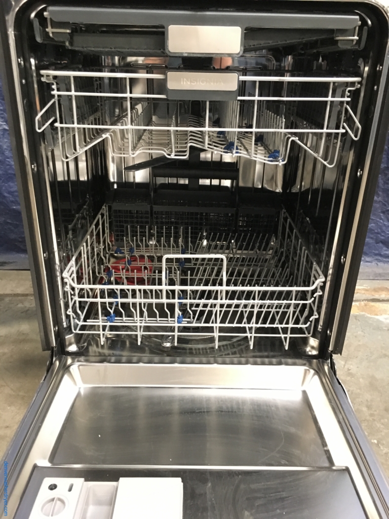 BRAND-NEW Insignia 24″ Stainless Top-Control Built-In Dishwasher w/Matching Stainless Tub, 1-Year Warranty