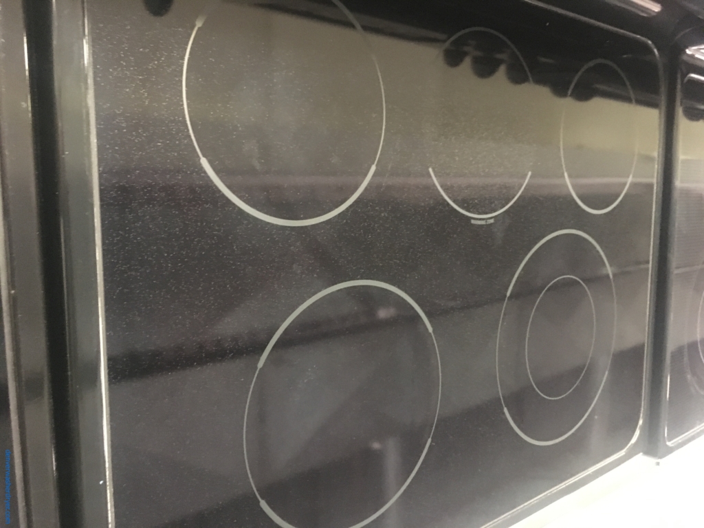 Large Images for 30″ Black GE Electric 4Burner GlassTop StoveOven, 1