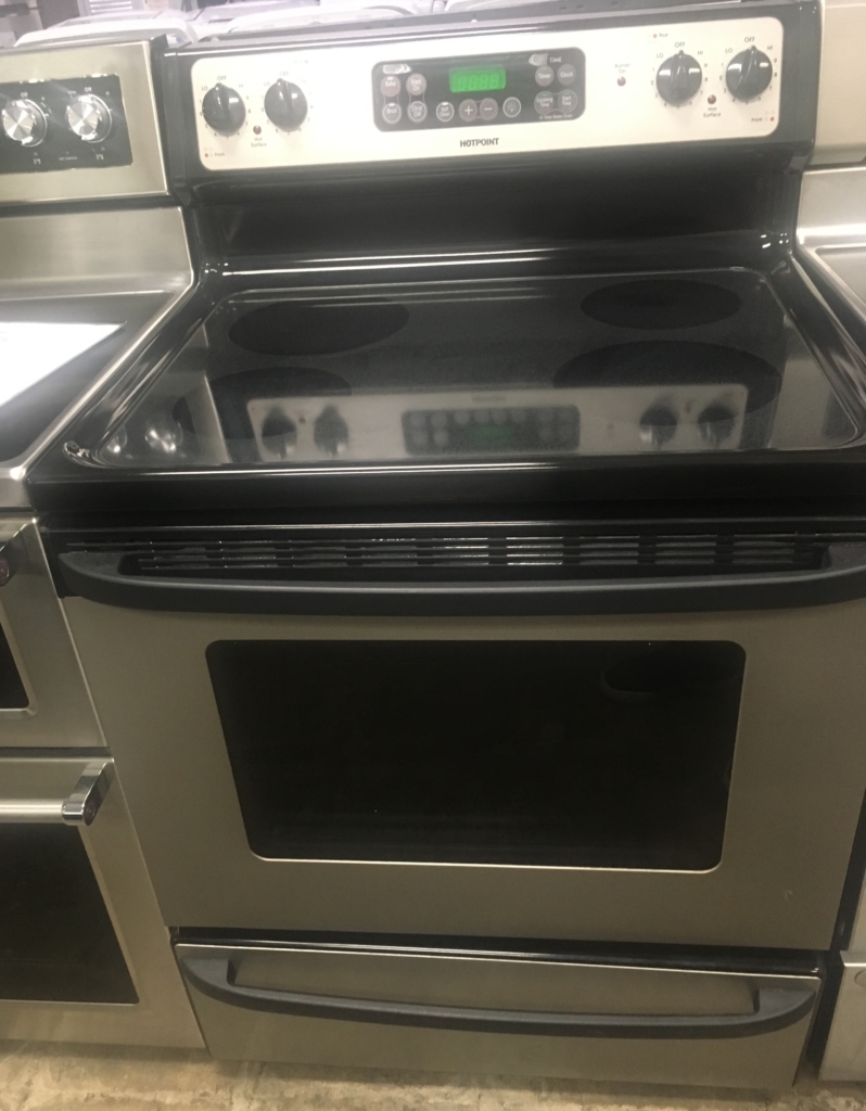 30″ GE Hotpoint Free-Standing Electric Glass-Top Range, 1-Year Warranty