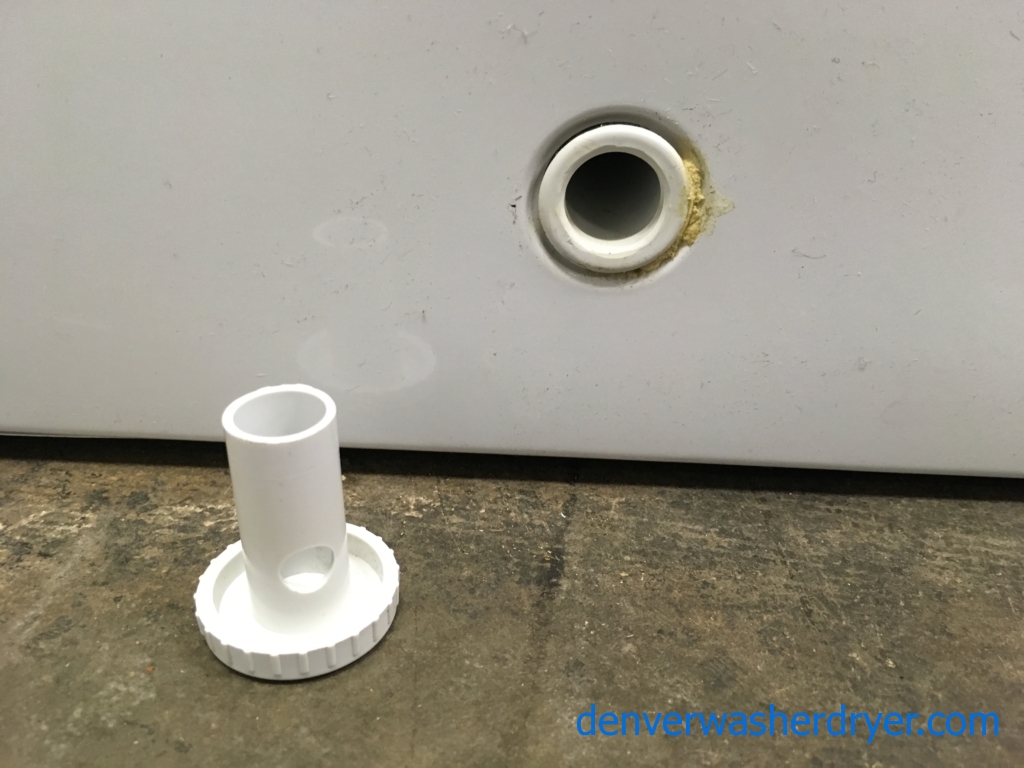 29″ GE Free-Standing Manual-Defrost Chest Freezer (5.0 Cu. Ft.), 1-Year Warranty