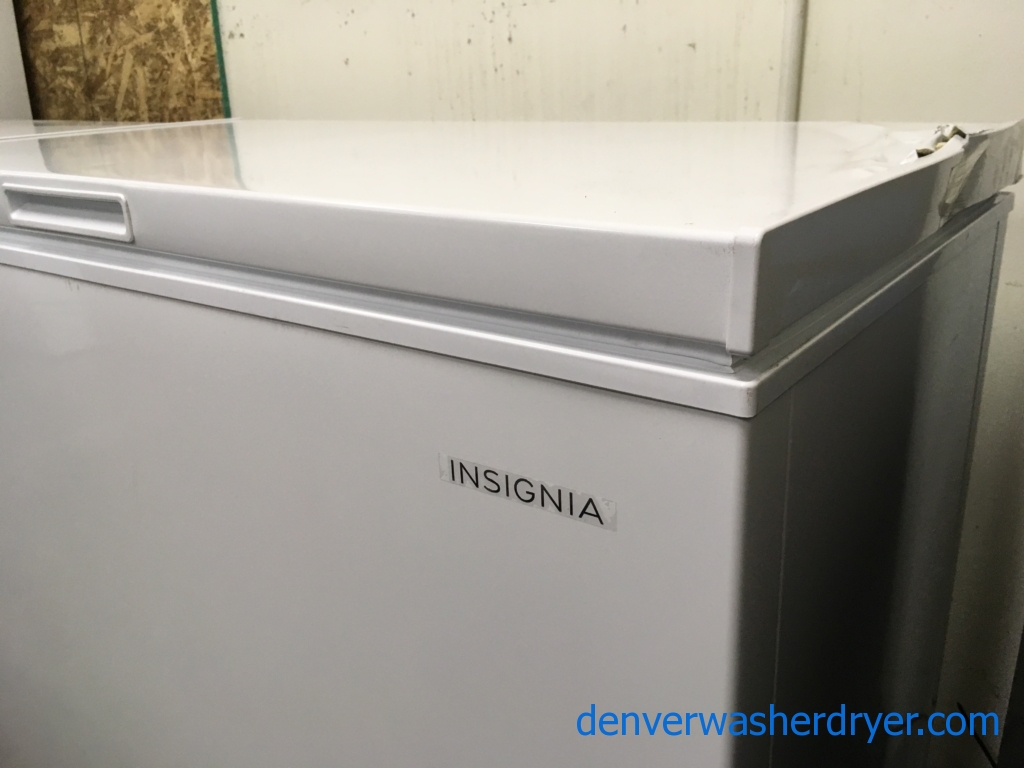 Brand-New Chest Freezer, 7 Cu. Ft., Insignia, White, Cosmetic Damage