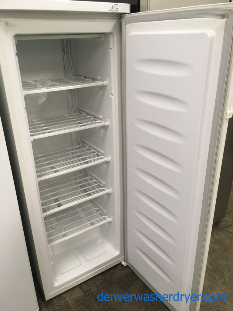 Large Images for Convenient IGLOO Freezer, Upright, 22″ Wide