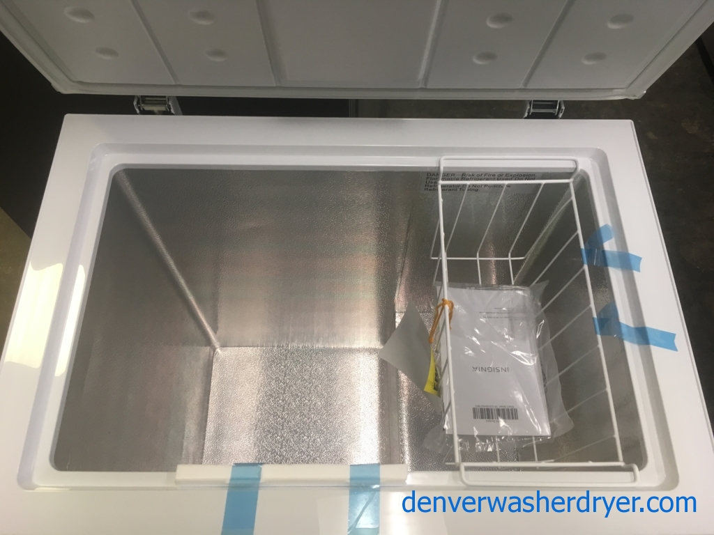 NEW!! Insignia White Chest Freezer, Capacity 5.0 Cu.Ft., 29″ Wide, 1-Year Warranty!