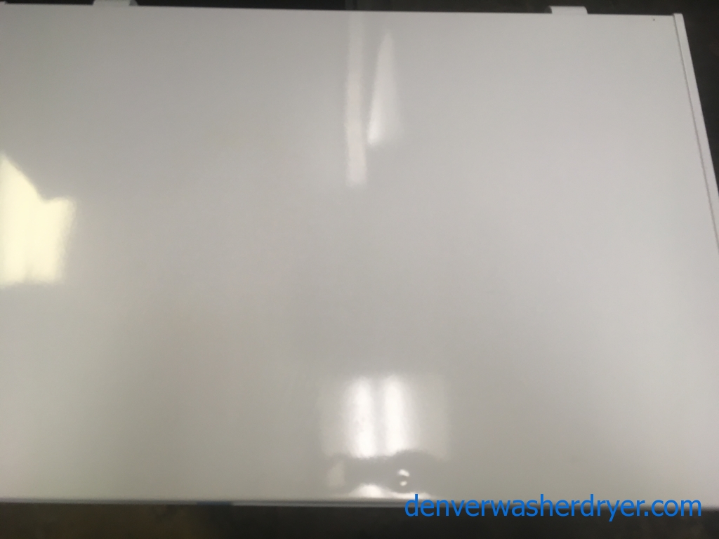 NEW!! Insignia White Chest Freezer, Capacity 5.0 Cu.Ft., 29″ Wide, 1-Year Warranty!