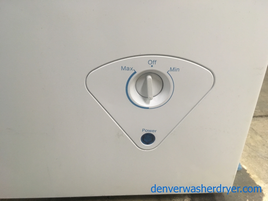 NEW!! Insignia White Chest Freezer, Capacity 5.0 Cu.Ft., 29″ Wide, 1-Year Warranty!