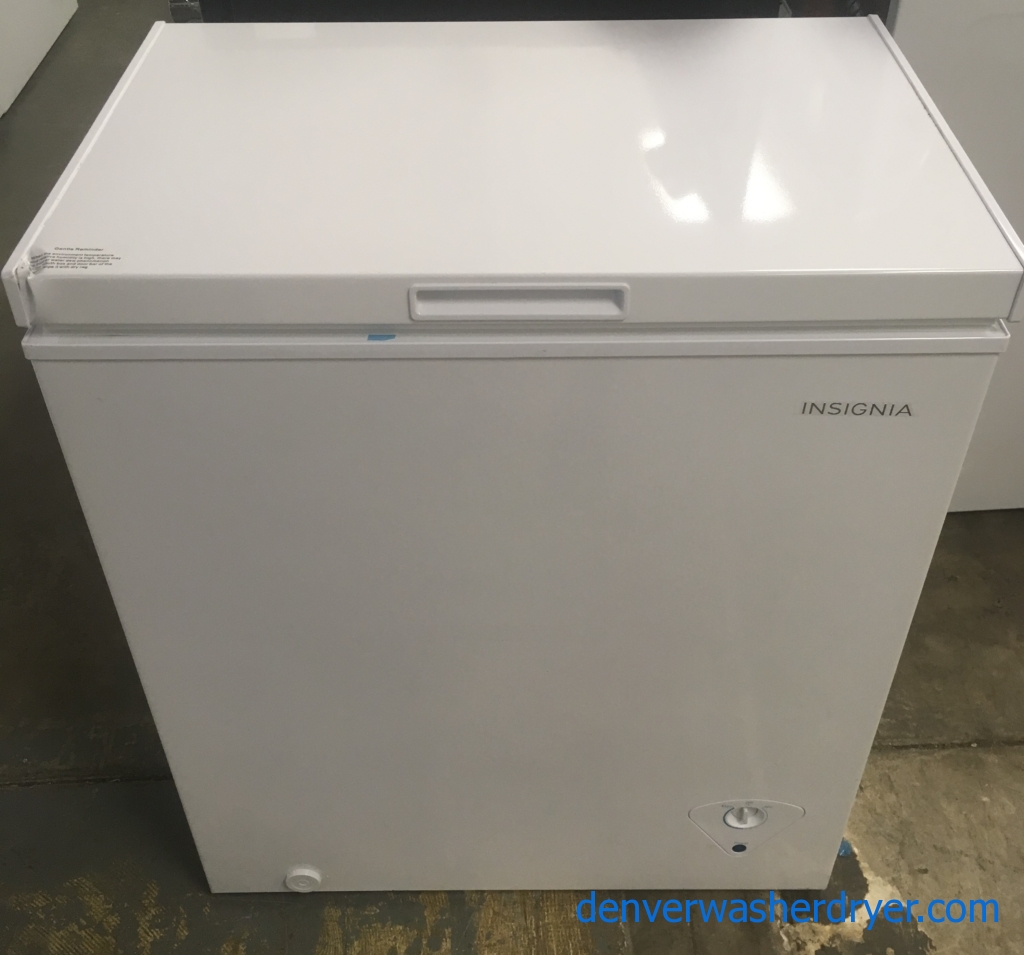 NEW!! Insignia White Chest Freezer, Capacity 5.0 Cu.Ft., 29″ Wide, 1-Year Warranty!