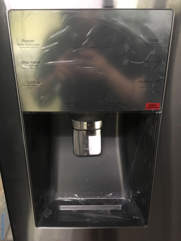 NEW!! SAMSUNG French-4 Door Refrigerator, Stainless, FlexZone, Food Showcase, Wine Rack, LED Lighting, Counter Depth, 1-Year Warranty!