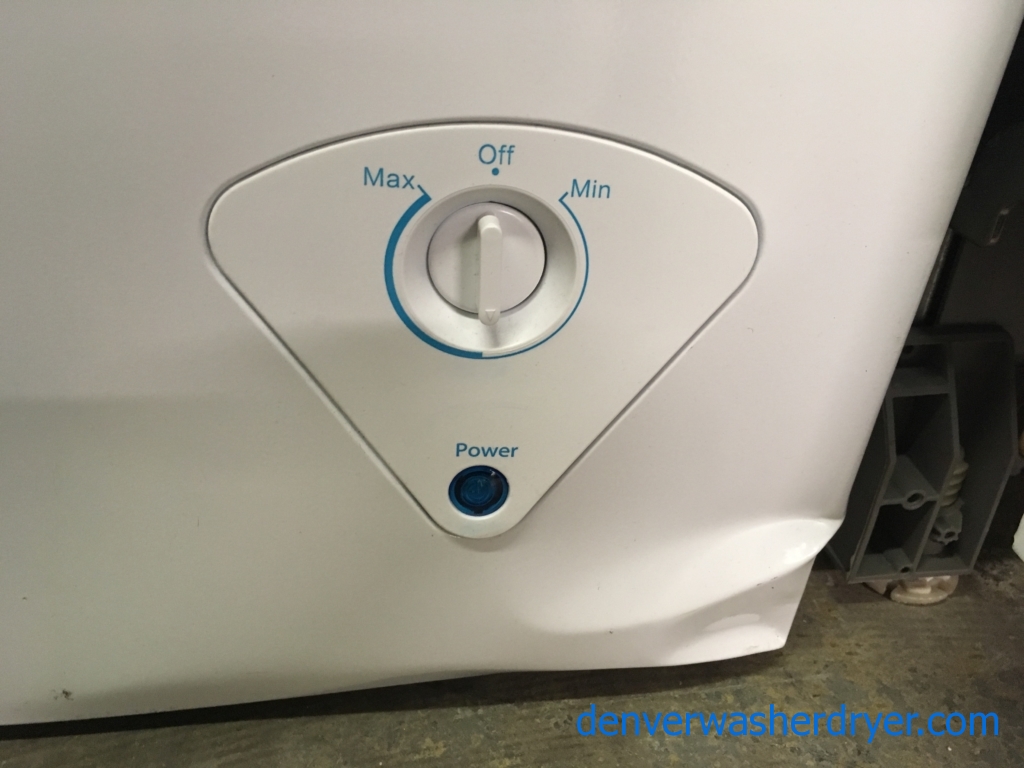 NEW! Insignia Chest Freezer, White, 5.0 Cu.Ft. Capacity, Defrost Drain, Storage Basket, 29″ Wide, 1-Year Warranty!