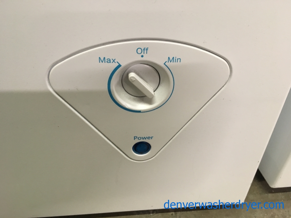 NEW! Insignia Chest Freezer, 29″ Wide, White, 5.0 Cu.Ft. Capacity, Storage Basket, Power Indicator Light, 1-Year Warranty!