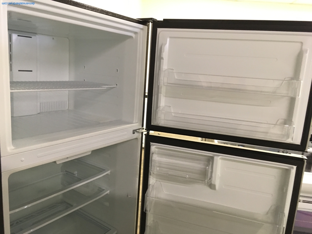 NEW! Insignia Stainless Top-Mount Refrigerator, 3 Glass Shelves, Humidity Control Crispers, 33″ Wide, 1-Year Warranty!