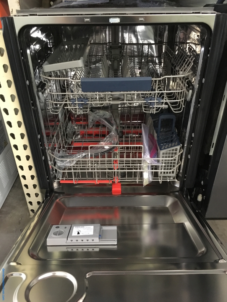 NEW! Samsung Black Stainless Dishwasher, Automatic Cycle, Speed Booster, Sanitize, Self-Cleaning, Zone Booster, 1-Year Warranty!
