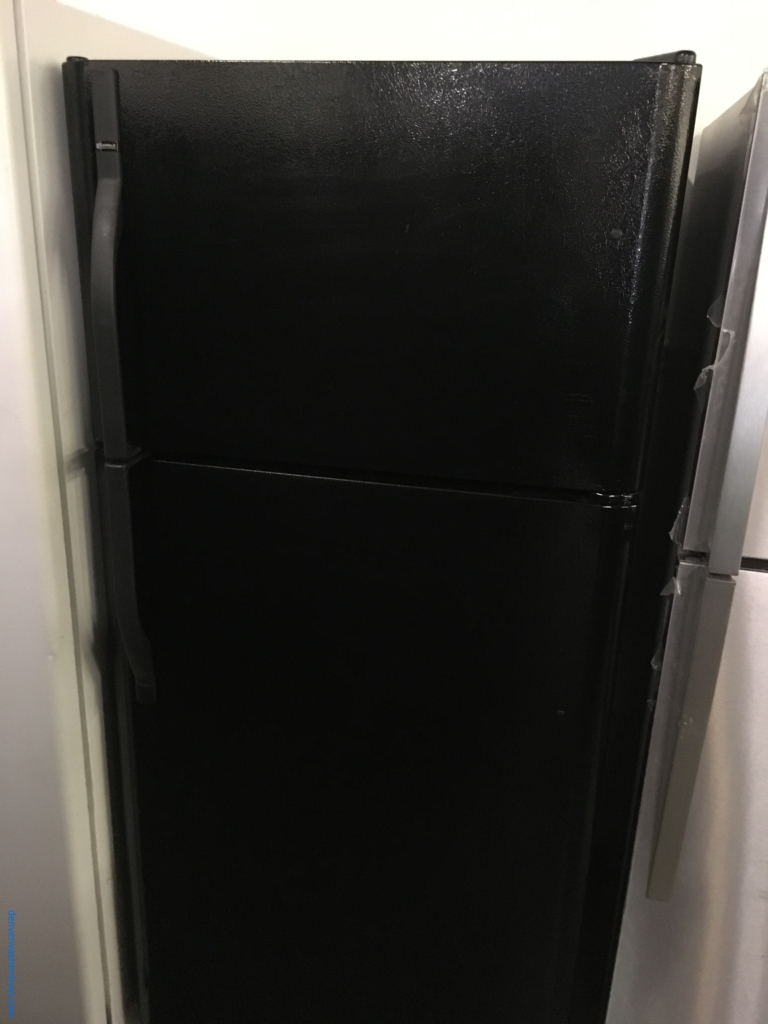 Nice Black Kenmore Top-Mount Refrigerator, 3 Glass Shelves, Clear Humidity Control Crispers, Quality Refurbished, 1-Year Warranty!